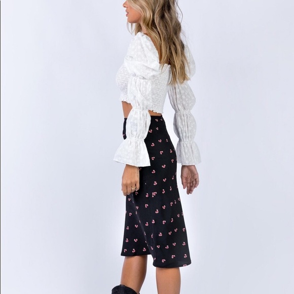 Black midi skirt - Picture 2 of 4